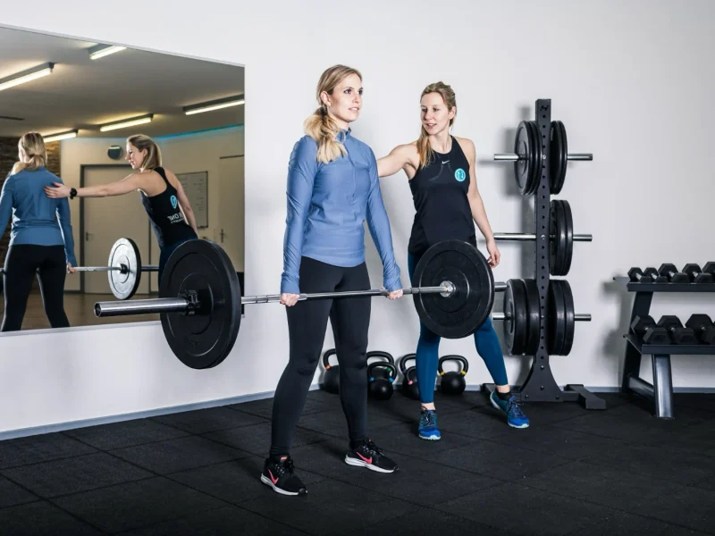 Ladies Gym beim Mommysgym in Köln - Kreuzheben im Personal Training